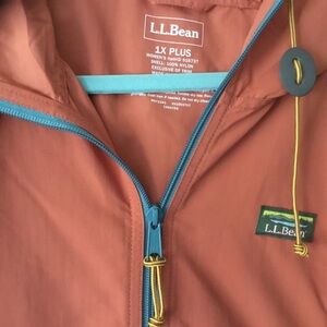 Llbean rain and wind jacket